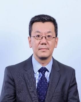 穿著西裝筆挺的男子

描述已自動(dòng)生成